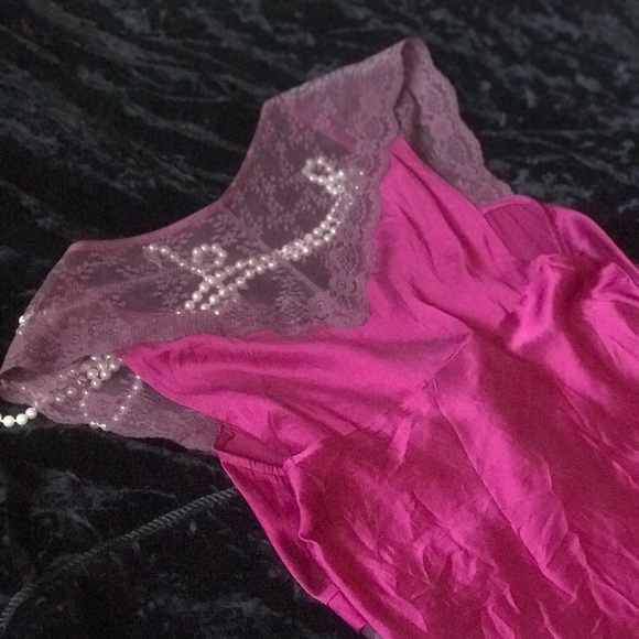 Sexy Silk Top !! ♥️ - Picture 2 of 7